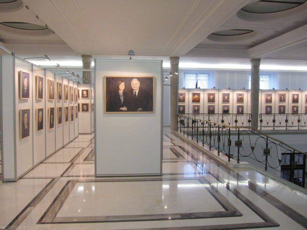 Portraits de Smoleńsk, Exhibition organized the Association of Families "Katyń 2010" in Polish Parliament