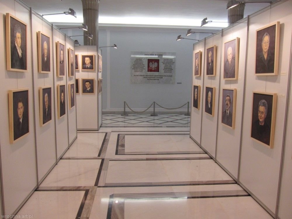 Portraits de Smoleńsk, Exhibition organized the Association of Families "Katyń 2010" in Polish Parliament