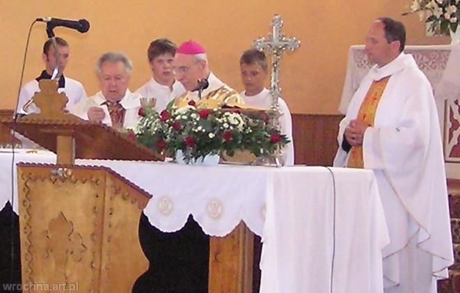 , Centralnym punktem uroczystości była koncelebrowana Msza Świętą,
której przewodniczył biskup wileński.