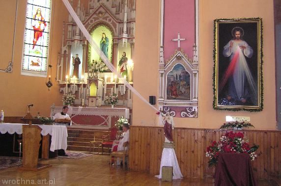 , Obraz umieszczono przy prezbiterium. Na tabliczce umieszczono napis polski
<i>"Jezu ufam Tobie"</i> i litewski <i>"Jezau pasitikiu Tavimi"</i>.